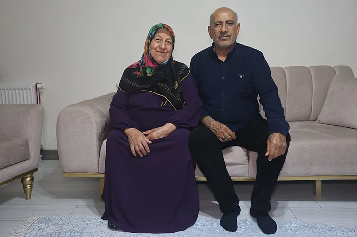 Bakan Kurum'a 9 evladının ismini tek solukta sayan depremzede baba gülümsetti - 1