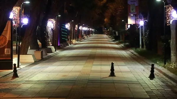 1617984559339.jpg Son dakika: O illerde sokağa çıkma kısıtlaması başladı! Kısıtlama ne zaman sona erecek? Nereler açık olacak? - 5