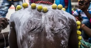 Hindistan’daki festival korkuttu