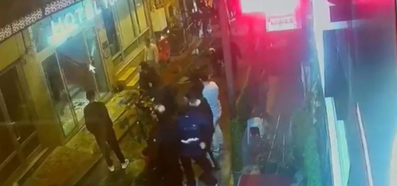 Taksim’de dehşet dolu anlar: Atıldığı oteli bastı! Yaralılar var