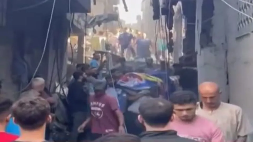 İsrail mülteci kampını vurdu: 15 can kaybı