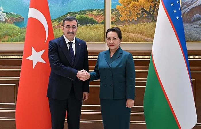 ozbekistan-cumhurbaskani-mirziyoyev-cumhurbaskani-yardimcisi-yilmazi-kabul-etti-1714578324934.jpeg Cumhurbaşkanı Yardımcısı Yılmaz'dan Özbekistan'da diplomasi trafiği! - 4