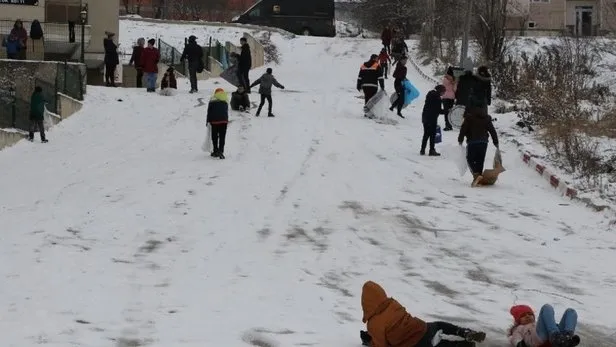 Kocaeli, Sakarya, Bolu'da okullar tatil mi? Yarın hangi illerde okullar tatil? Açıklamalar peş peşe geldi... - 2