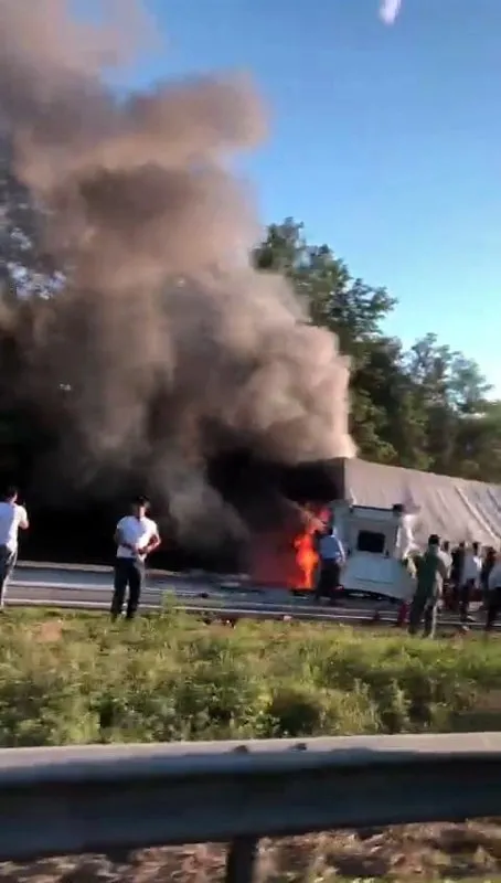 Anadolu Otoyolu’nda feci kaza! Sürücü yanarak can verdi