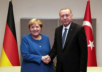 Almanya Başbakanı Merkel'den, Başkan Erdoğan'ın 'güvenli bölge' önerisine destek