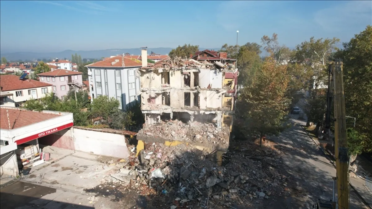 Uzmanından Sındırgı depremlerine ilişkin net mesaj: Zemin koşulları ve yapı tipi belirleyici oldu