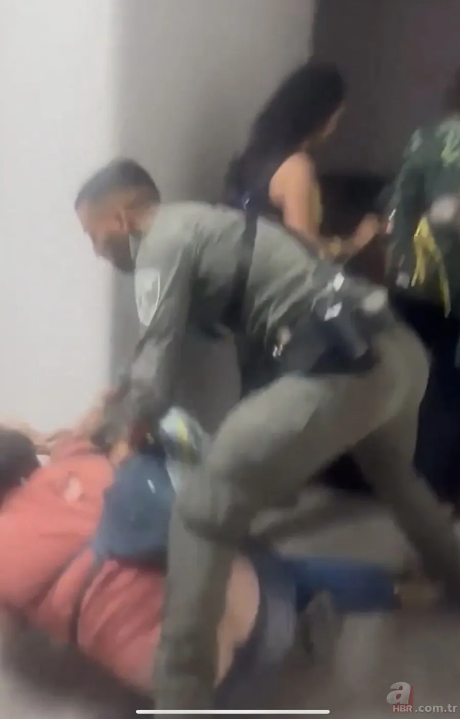 Tel Aviv yangın yeri! Protestocular Netanyahu'nun partisi Likud'un merkezini bastı 5