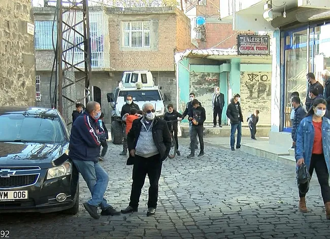 Diyarbakır’da 3 yaşında kız çocuğunu kaçırmaya çalıştılar! Ortalık fena karıştı - 5
