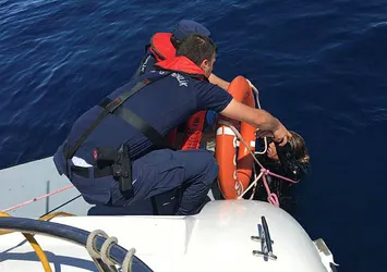 Balıkesir'de tekne battı; 7 göçmen öldü