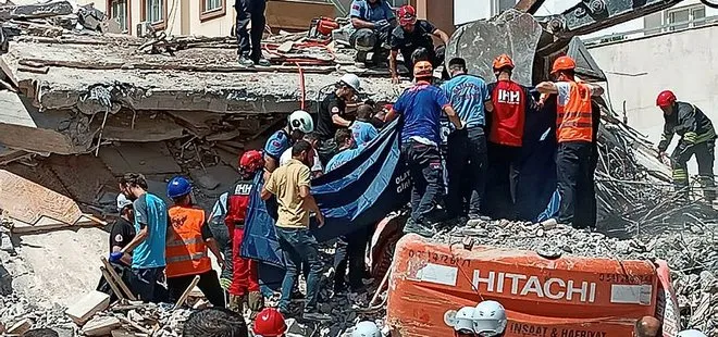 Gaziantep’te enkaz altında kalan kepçe operatörü hayatını kaybetti! Çalışmalar esnasında acı haber...