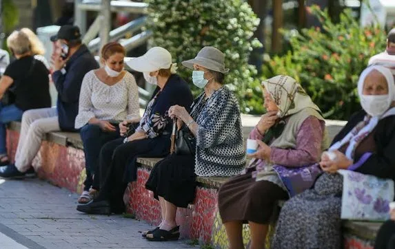 Bilim Kurulu Üyesi Prof. Dr. Tevfik Özlü'den koronavirüs müjdesi! Hastalık yapma potansiyelini büyük oranda kaybetti - 1