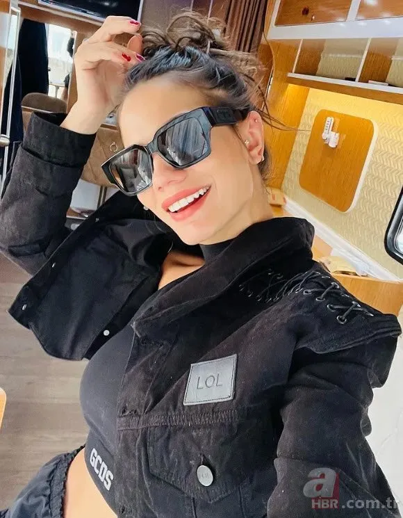 Demet Özdemir ve Oğuzhan Koç aşka geldi! Plaj fotoğrafı sosyal medyayı salladı