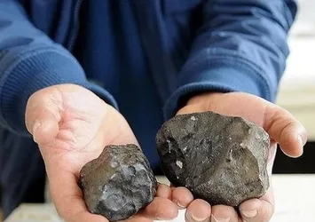 Almanya’da Türk ailenin başına resmen servet yağdı! Bahçelerine düşen gök taşının fiyatı dudak uçuklattı