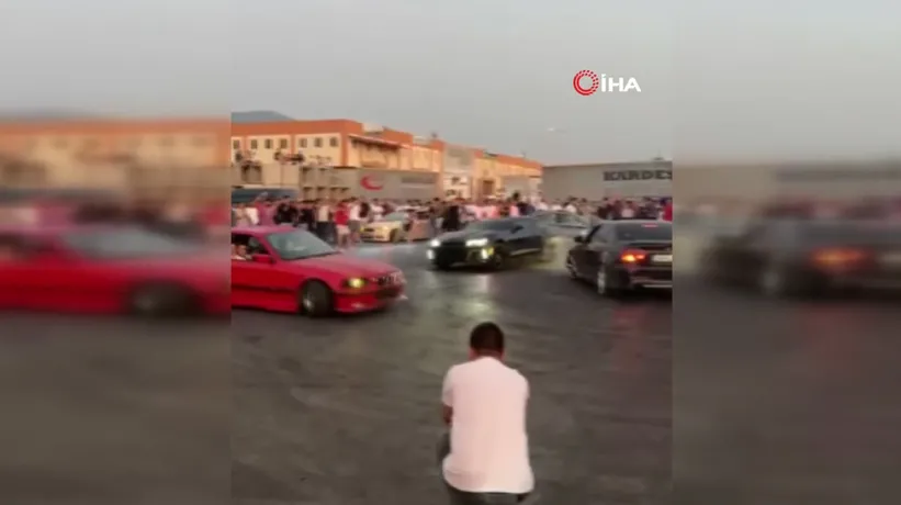 Drift yapan araçları görüntülüyordu! Bu kareden saniyeler sonra...