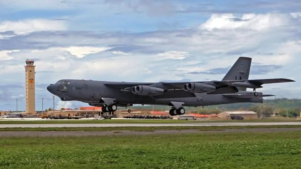 Rusya Ukrayna savaşında ABD’den yeni hamle! Bombardıman uçakları art arda havalandı