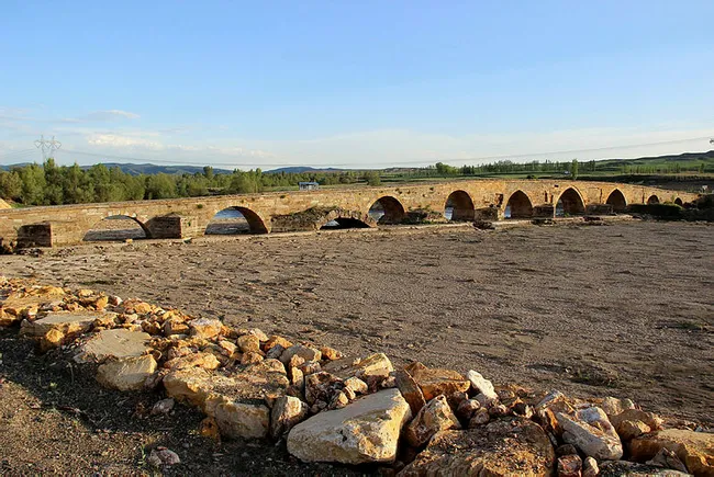 Sivas’taki 2 bin yıllık köprü motifleriyle dikkat çekiyor