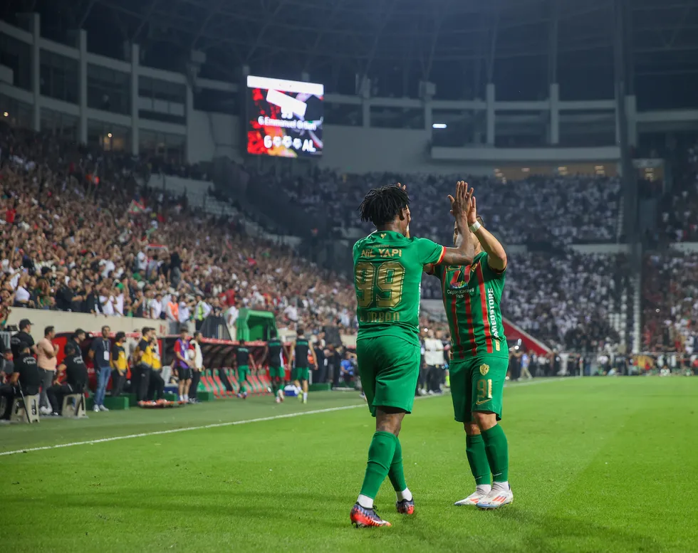 Diyarbakır’da bol gollü gece! Amed Sportif Faaliyetler, Beşiktaş’ı 3-2 mağlup ederek Süper Lig’de liderlik koltuğuna oturdu - 5