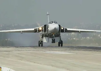Son dakika: Rusya'dan Suriye'ye SU-24 savaş uçağı takviyesi