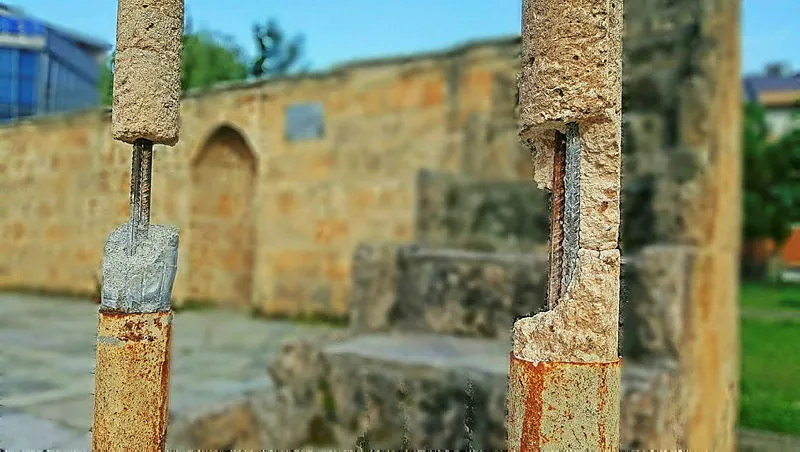 Kosova'da 564 yıllık tarihi camiye çirkin saldırı - 2