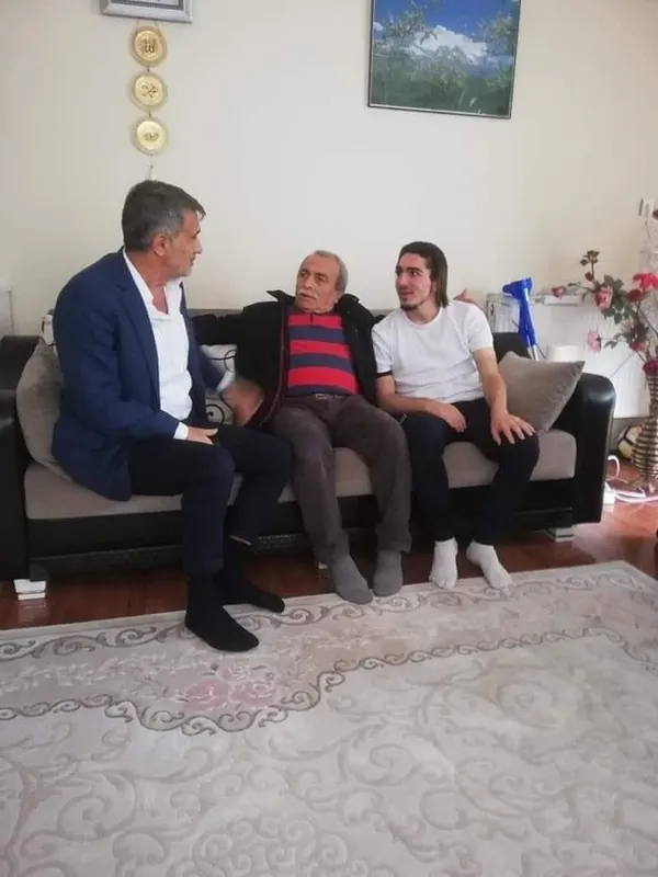 Şenol Güneş'ten Trabzonspor'un genç yıldızı Abdülkadir Ömür'e ziyaret - 1