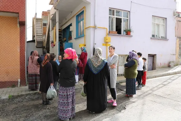 samsunda-engelli-cocugun-torpille-oyunu-kotu-bitti-ev-kule-dondu-1650724021151.jpg Samsun’da engelli çocuğun torpille oyunu kötü bitti! Ev küle döndü - 2