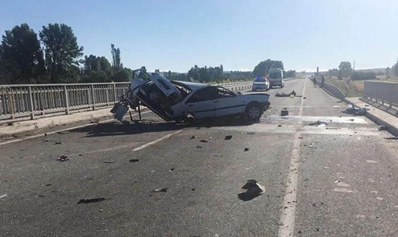 Kutahya Da Trafik Kazasi 2 Olu 3 Yarali