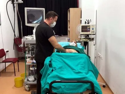Giderek kilo almaya başladı soluğu doktorda aldı! Karnından çıkanı görünce gözlerine inanamadı 👨⚕️ Ameliyat sonrası 9 kilo zayıfladı
