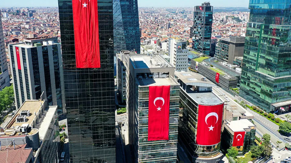 Son dakika | İstanbul bugün kırmızı beyaz! Bayrak şehri sardı! Gurur veren görüntüler