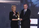 Müge Anlı ödülünü Başkan Erdoğanın elinden aldı