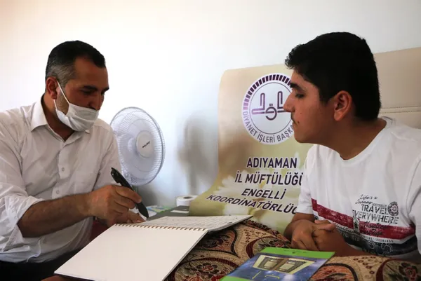 Adıyaman’da Kur’an seferberliği! Engelli gençlere evde hizmet veriliyor