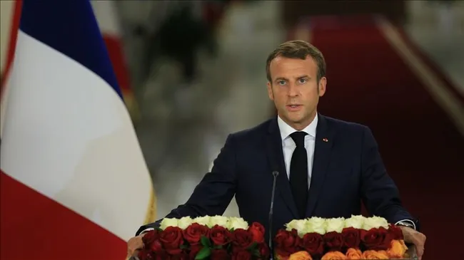 Fransa Cumhurbaşkanı Macron haddini aşıp İslam’ı hedef aldı