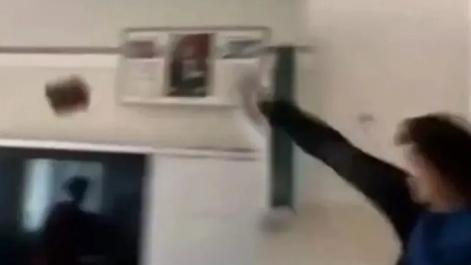 Antalya Serik'te liseli öğrenciden Kur’an-ı Kerim'e alçak saldırı! Ekşi Sözlük'ten skandal yorumlar…