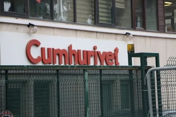 cikolata-kutusunda-rusvette-yeni-perde-cumhuriyet-gazetesi-internet-sitesi-gyysi-mustafa-buyuksipahi-istifa-et-1687280701676.jpg 'Çikolata kutusunda rüşvet'te yeni perde: Cumhuriyet Gazetesi İnternet sitesi GYY'si Mustafa Büyüksipahi istifa etti - 3