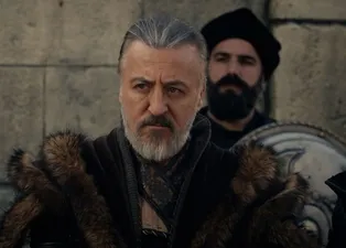 Kuruluş Orhan’ın Şahinşah Bey’i Barış Falay’ın 19 yıllık eşi Kırmızı Oda’nın yıldızı çıktı!