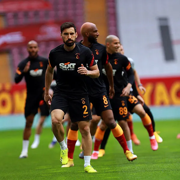 Son dakika! Trabzonspor derbisi sonrası Galatasaray'da deprem! 7 futbolcuyla yollar ayrılıyor - 7