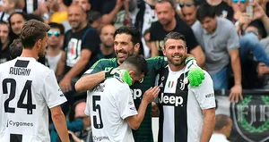 Buffon, Juventus kariyerini noktaladı