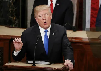 Trump'tan Guantanamo'yu kapatmama kararı