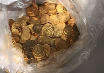 Tokat'ta yüzlerce altın sikke ele geçirildi