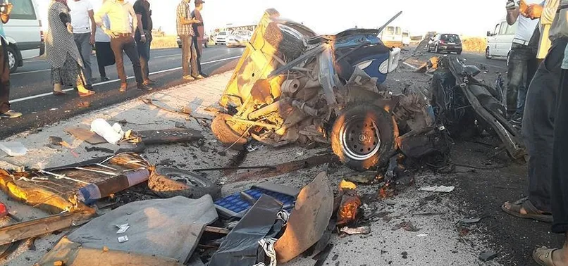 Diyarbakır'da trafik kazası: 2 ölü, 9 yaralı