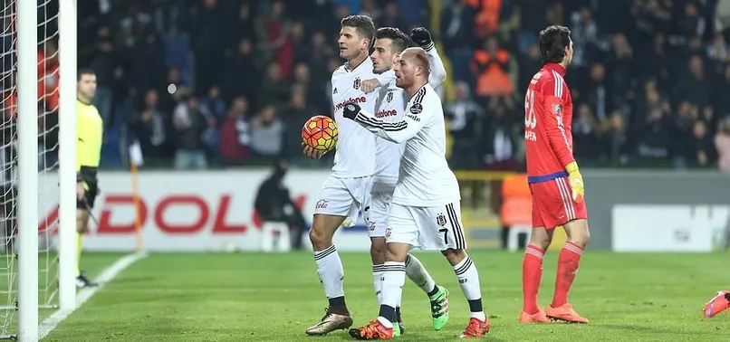 Gökhan Töre ve Mario Gomez geri dönüyor