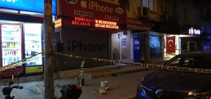 İzmir'de akılalmaz olay! Silahlı kadın karı koca esnafı hedef aldı