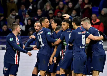 PSG Olympique Lyon'u ezdi geçti