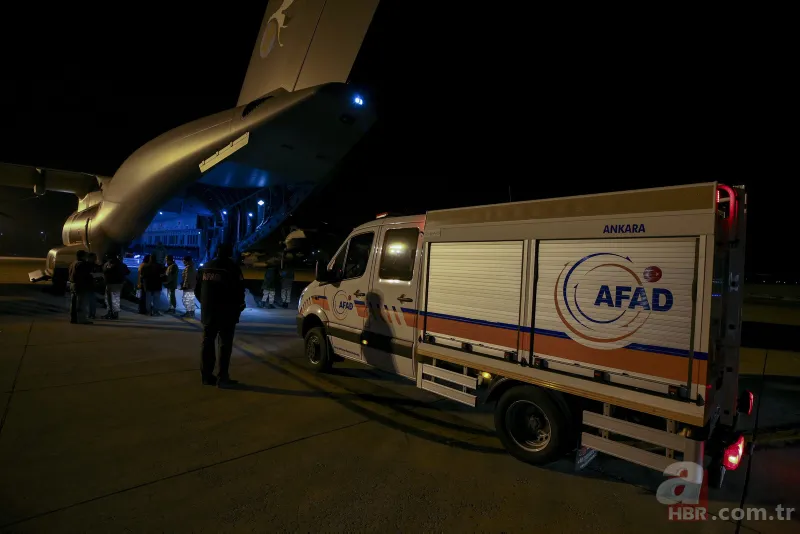 Son dakika: Deprem yardımları askeri kargo uçaklarıyla bölgeye gönderiliyor 1
