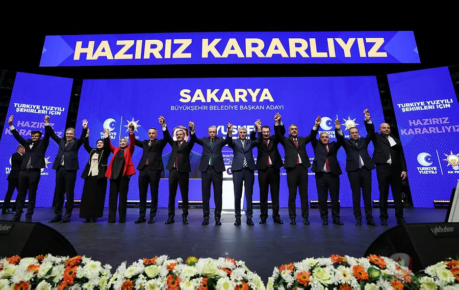 AK Parti'nin Ankara ve İzmir adayları açıklandı! 17'si büyükşehir 48 il daha belli oldu! Başkan Erdoğan duyurdu... 27