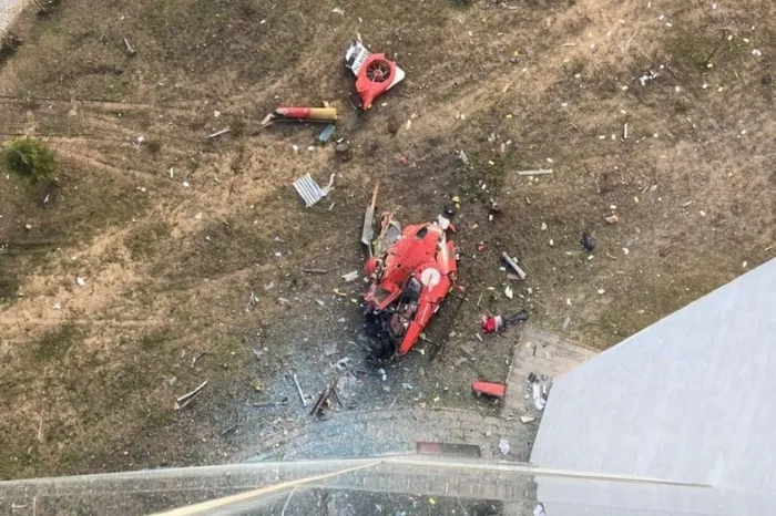 muglada-ambulans-helikopter-hastaneye-carpip-dustu-1734853550092.jpg Olay yerinden ilk kare (AA)