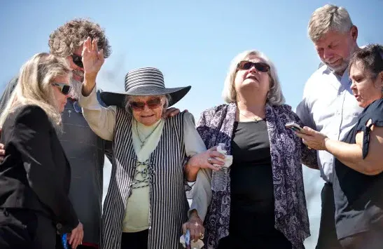 ABD’de şoke eden olay! Bebek Holly 41 yıl sonra akrabalarına kavuştu