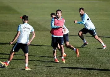 Milli Takımda Mehmet Topal ve Gökhan Gönül şoku!