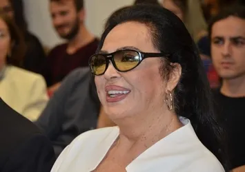Türkan Şoray otele yerleşti