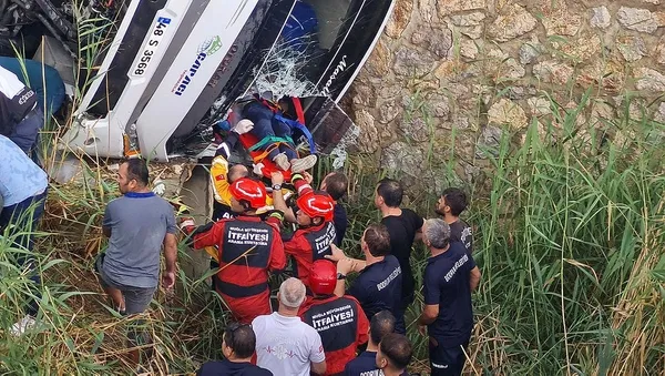 1693925183783.jpeg Muğla'da kontrolden çıkan midibüs ters döndü! O anların görüntüsü ortaya çıktı - 3