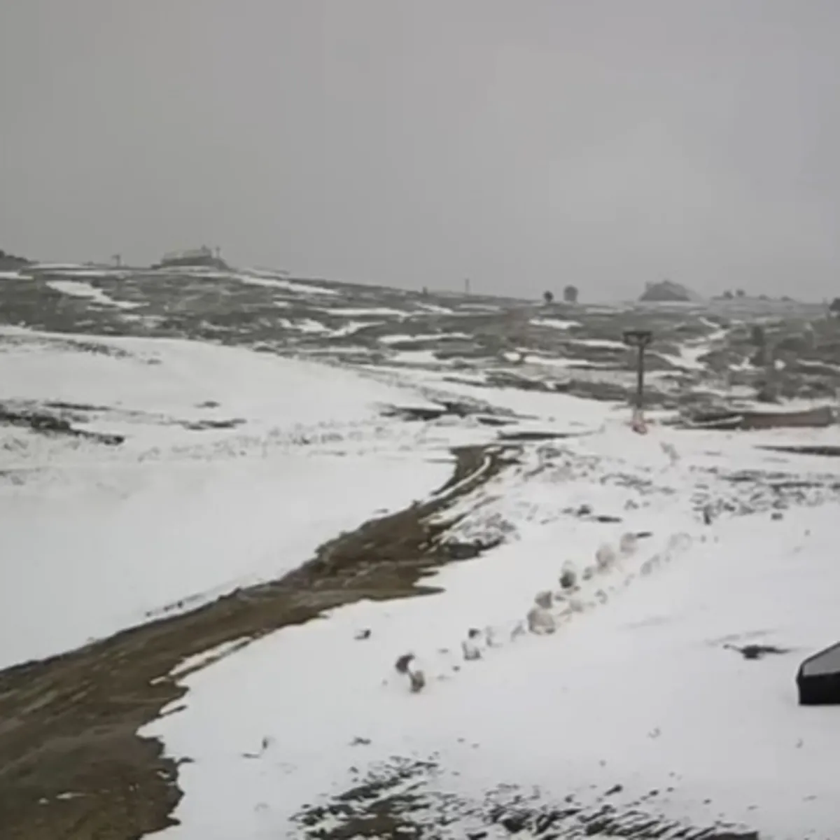 Uludağ'da mayıs ayında kar yağışı